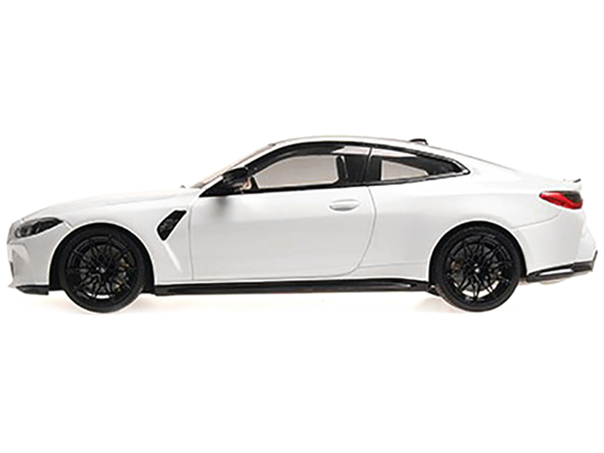 2020 BMW M4 White with Carbon Top Limited Edition to 720 pieces Worldwide 1/18 Diecast Model Car by Minichamps