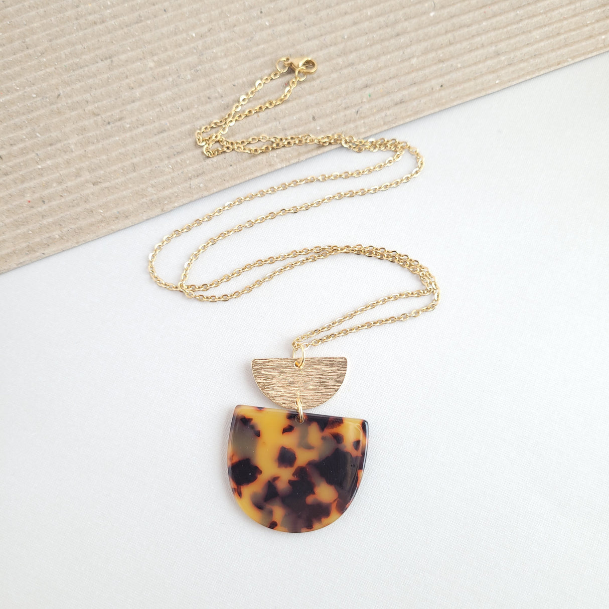 Harper Necklace - Tortoise by Spiffy & Splendid