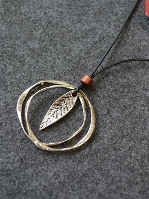 Leaf Double Circle Fresh Necklace by migunica