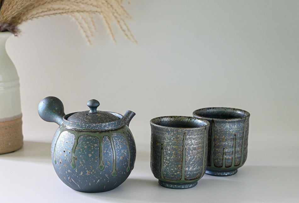 Japanese Green Tea Set - Teapot with Filters (230ml) and Two Cups by Aprika Life
