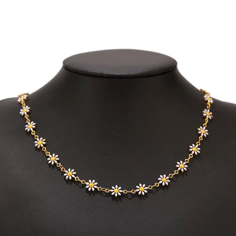 All Around Daisy Necklace by Ellisonyoung.com