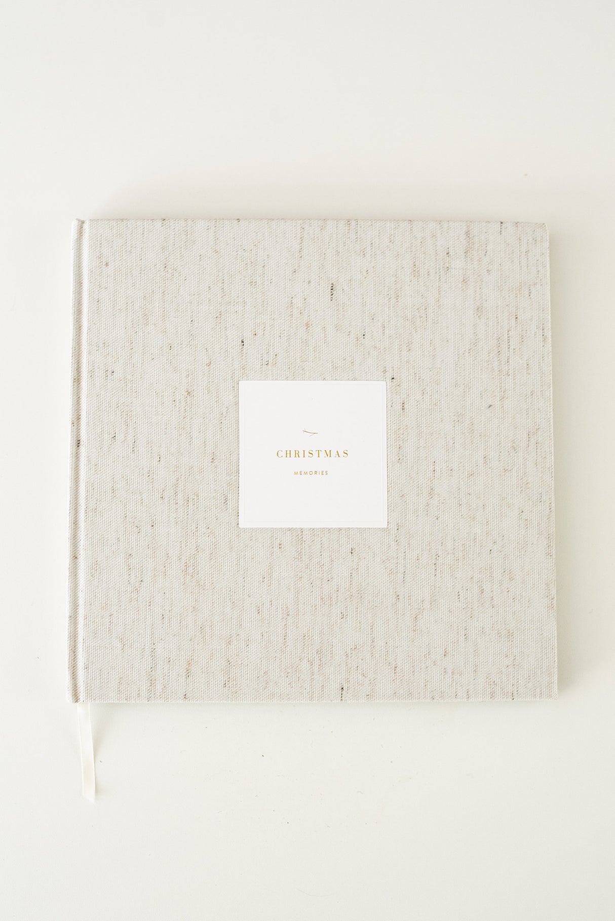 Our Christmas Memories: A Family Traditions Keepsake (Oatmeal) by Promptly Journals