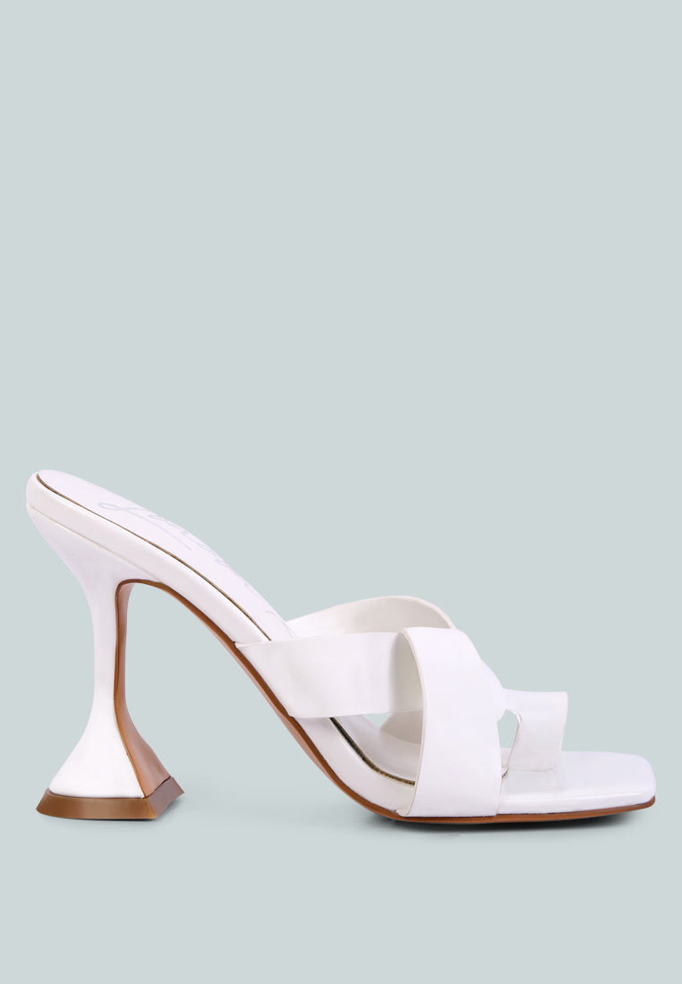 snatched intertwined toe ring heeled sandals by London Rag