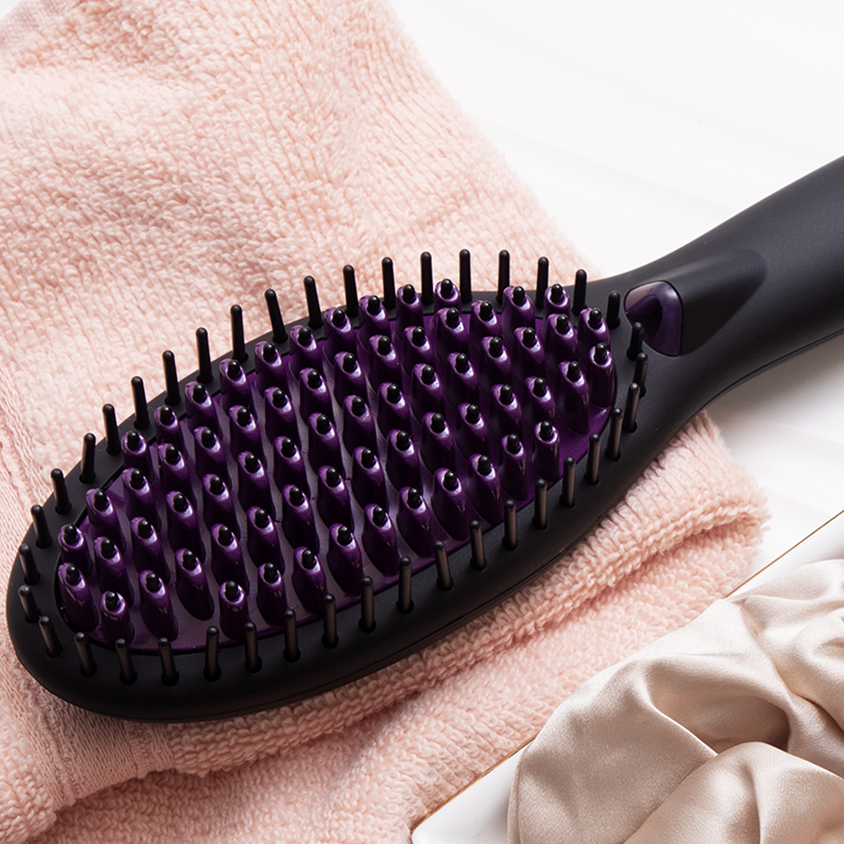 Straight Up Max Straightening Brush by InStyler