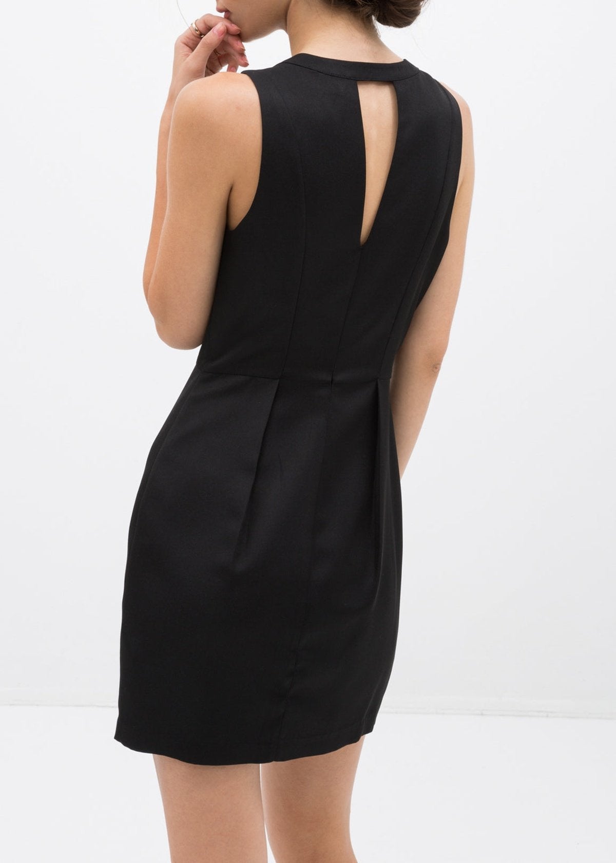 Women's Sleeveless Keyhole Dress In Black by Shop at Konus