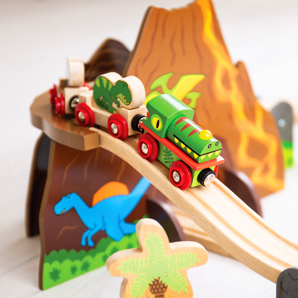 Dinosaur Railway Set by Bigjigs Toys US