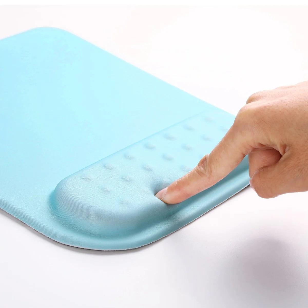 Cloud-Like Comfort Mouse Pad with Wrist Support - Vysn