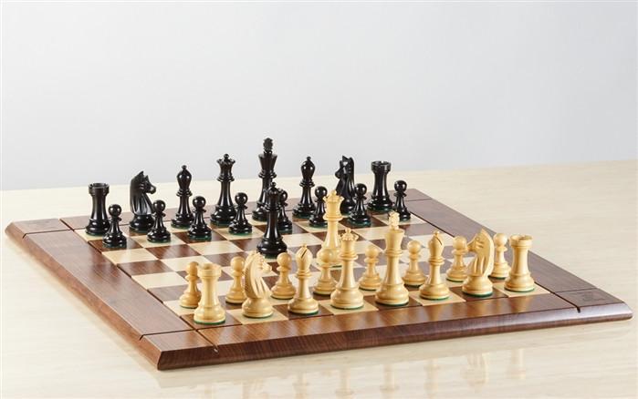 Heirloom Scout Chess Set by Chess House