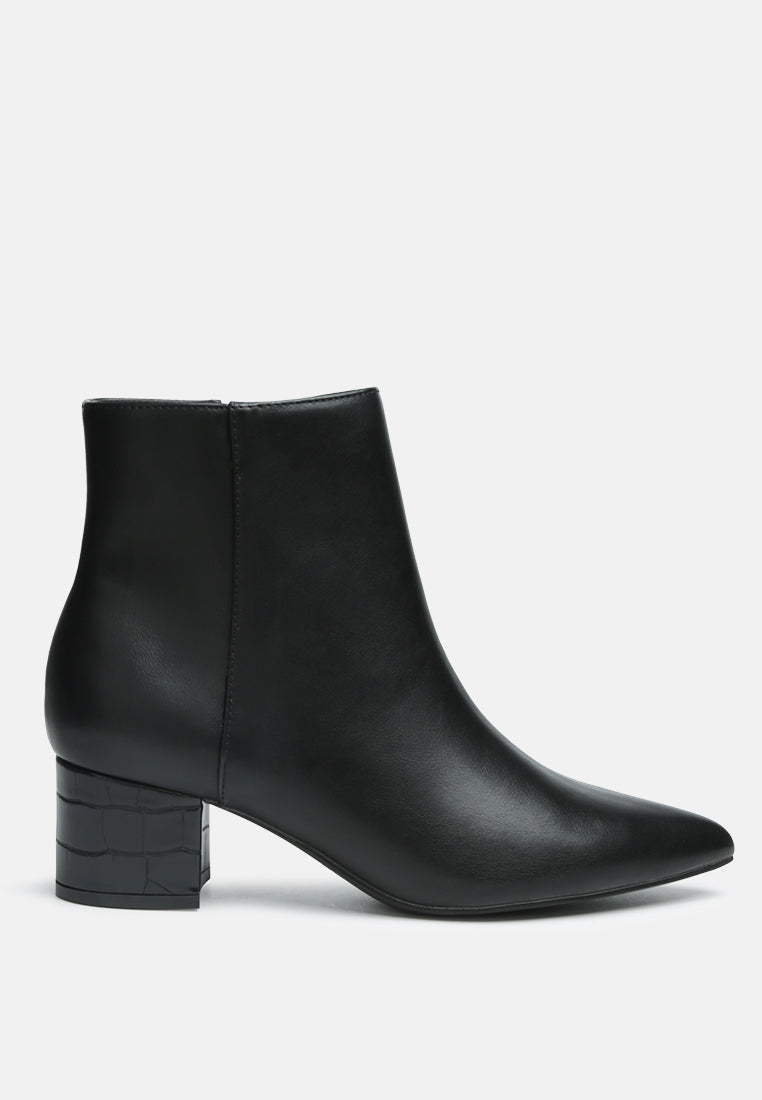 thalia black sleek boots by London Rag