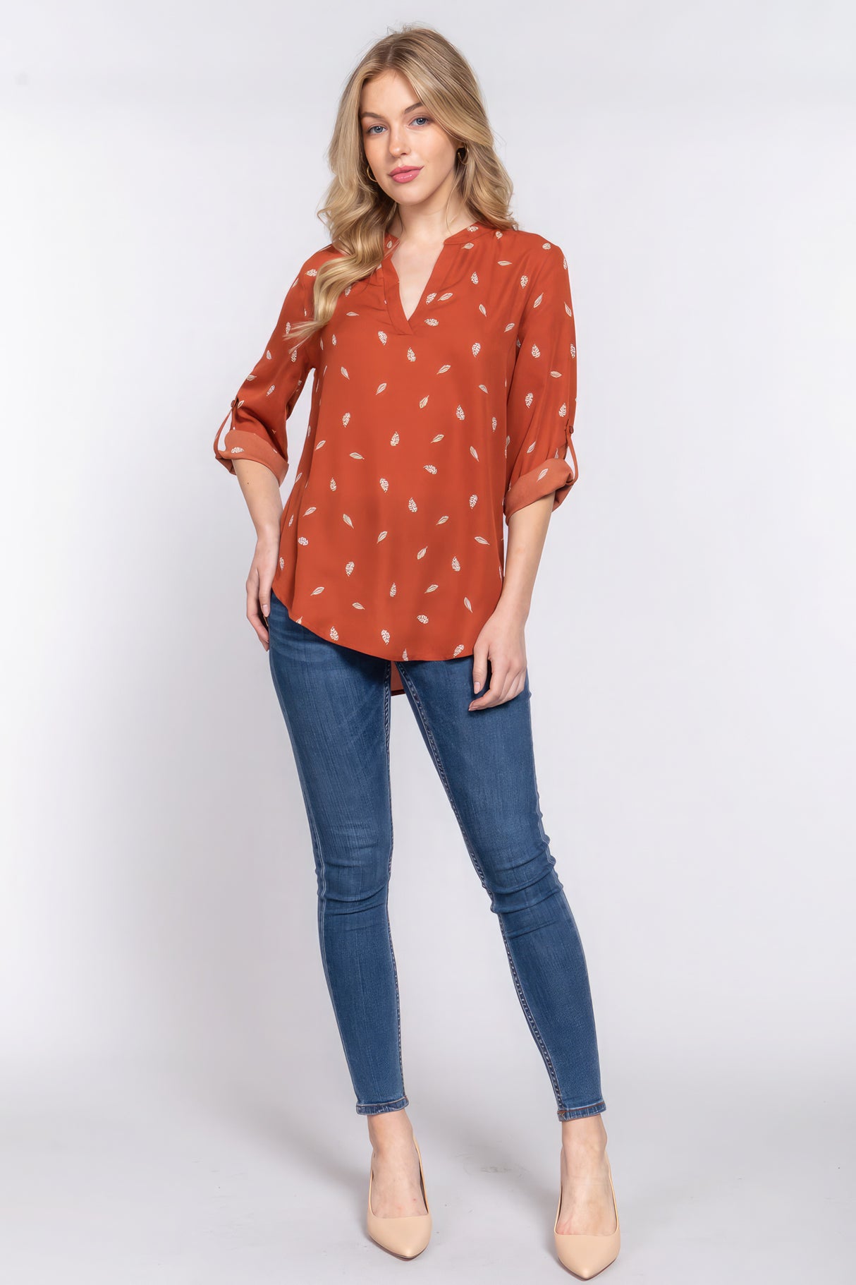 3/4 Roll Up Slv V-neck Print Blouse